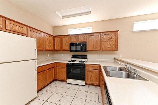 Building Photo - 117 Larkspur Ln