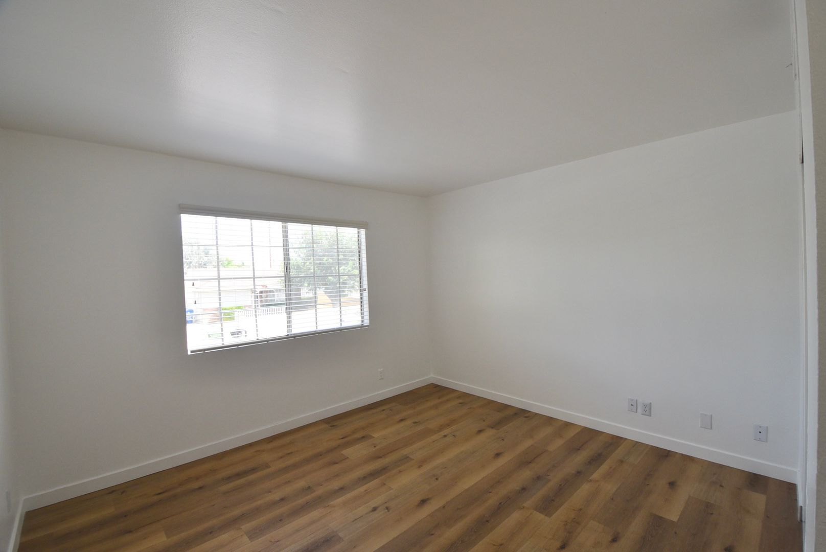 Building Photo - 6401 Riverton Ave