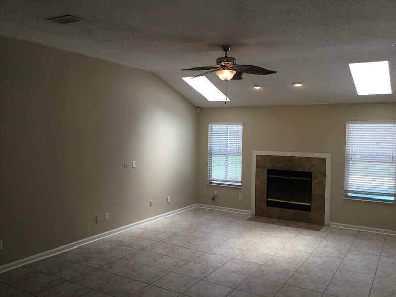 Building Photo - 1000 Marble Ridge Dr
