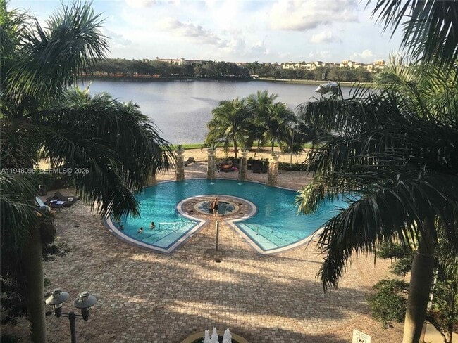 Building Photo - 2641 N Flamingo Rd