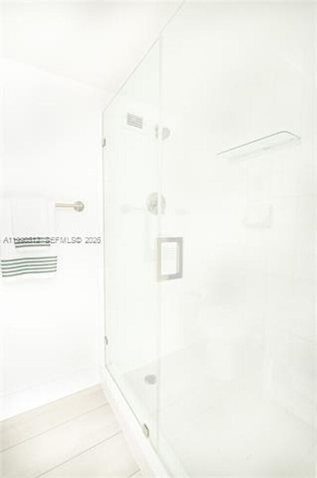 Building Photo - 5161 Collins Ave