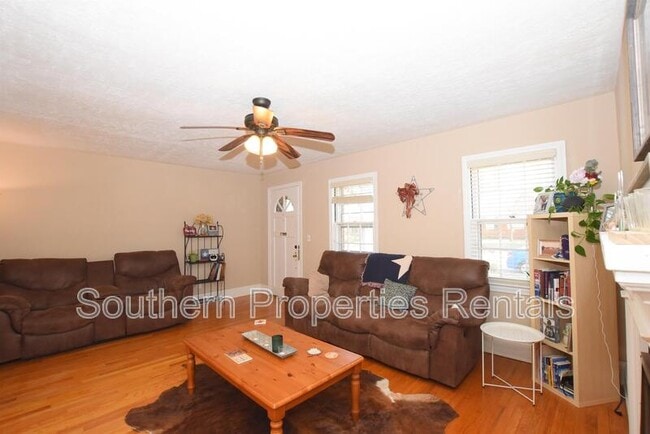 Building Photo - 601 Huske St