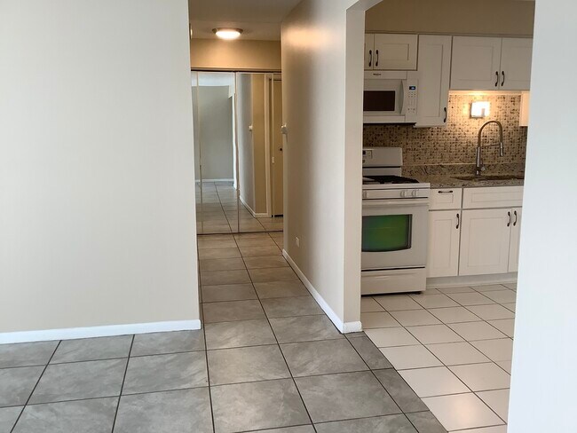 Building Photo - 10408 Menard Ave