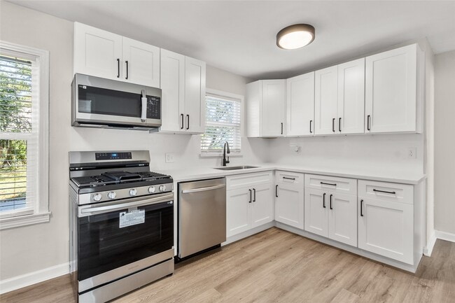 Building Photo - 3811 Luca St