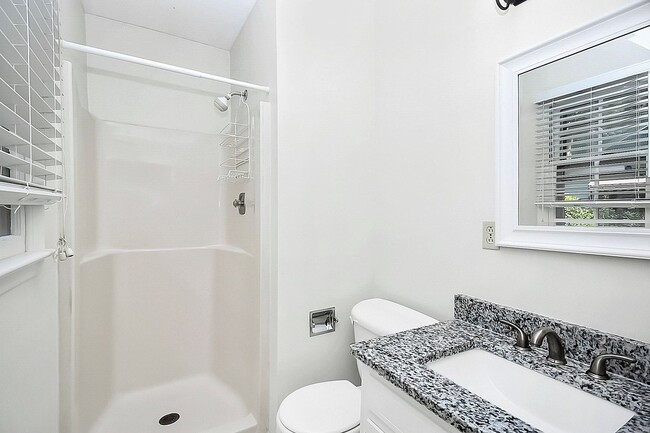 Building Photo - Exquisite South Charlotte Ranch, Move-In R...
