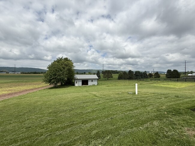 Building Photo - 165 Troup Rd