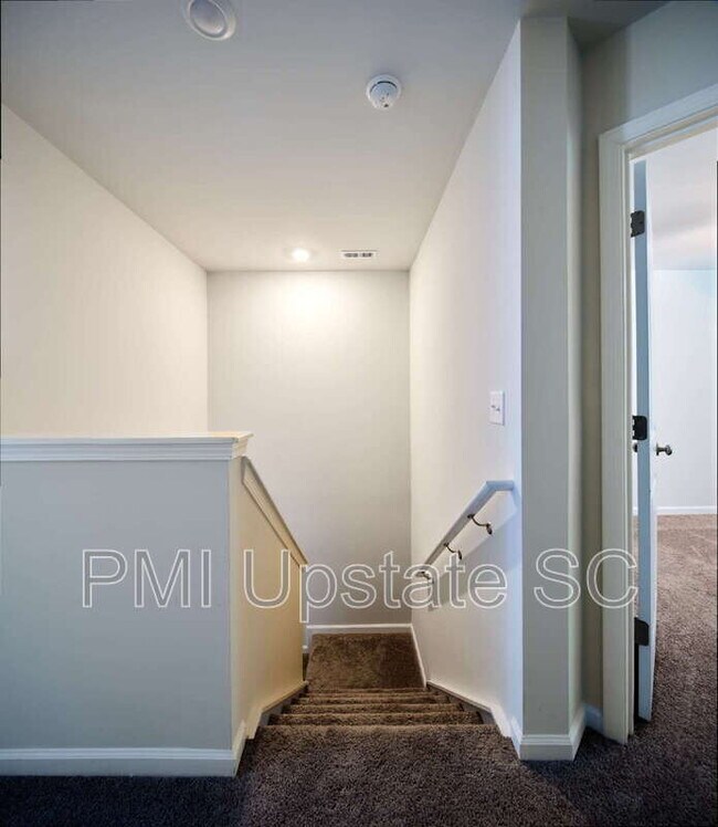 Building Photo - 650 Blossom Run