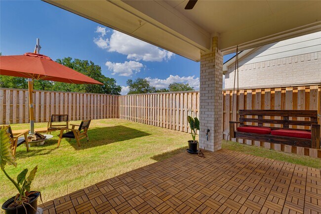 Building Photo - 617 Buckaroo Dr