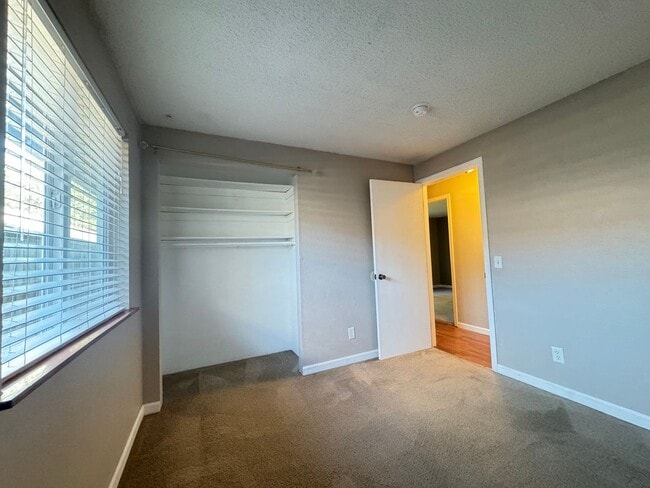 Building Photo - Great YARD! Charming 3 Bedroom / 2 Bath Home with a garage and McKinleyville