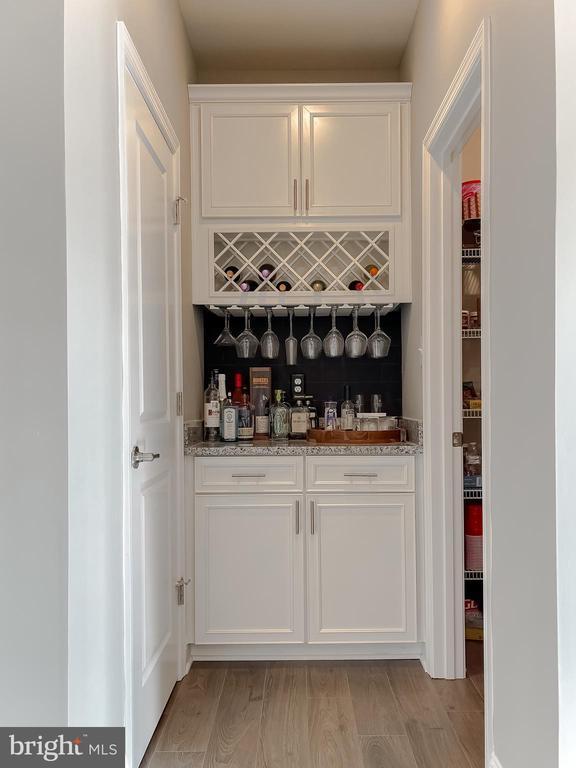 Building Photo - 23810 Myrtle Glen Way