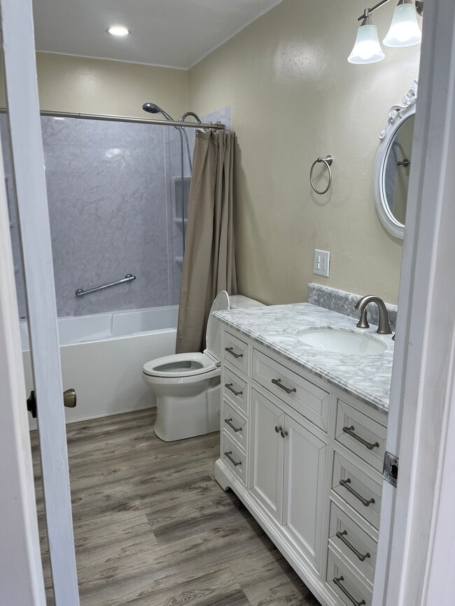 Building Photo - 24437 Tamarisk Ave