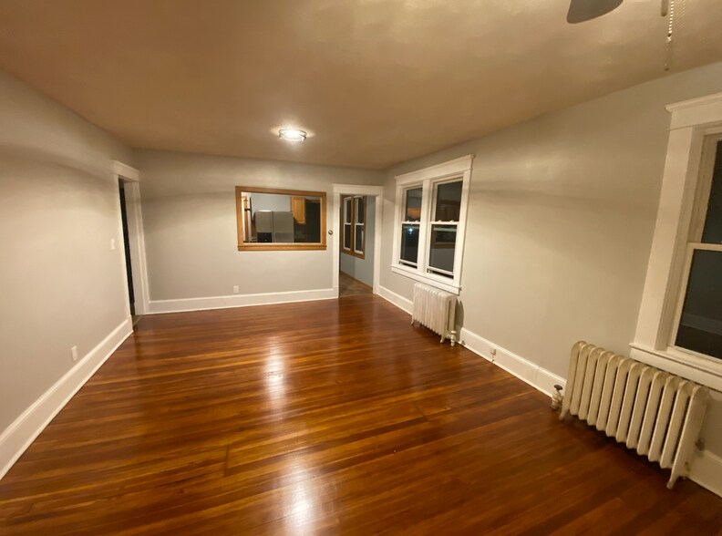 Building Photo - 618 Springfield St