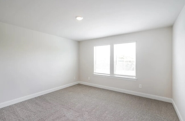 Building Photo - 228 River Rock Dr