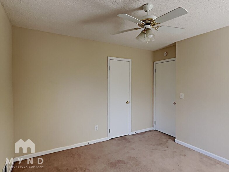 Building Photo - 3255 Sharon Ln