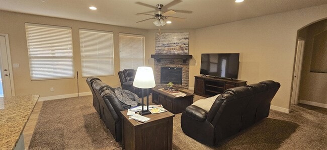 Building Photo - 6405 Hall of Fame Blvd