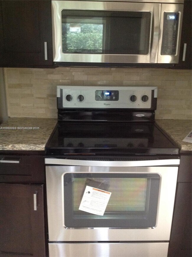 Building Photo - 881 NE 156th Terrace