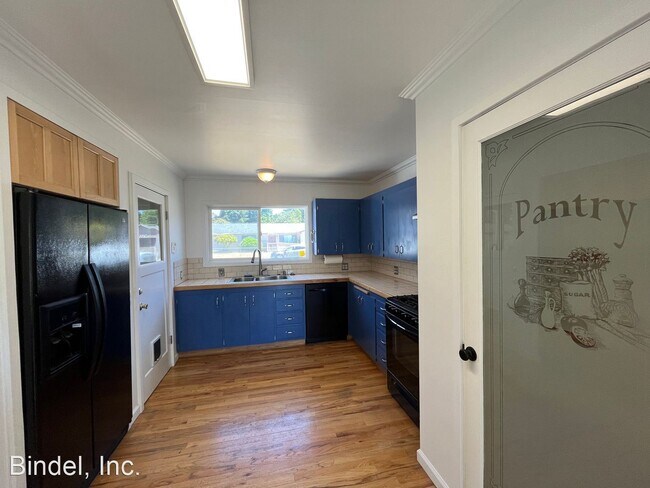 Building Photo - 3 br, 2 bath House - 4170 Cedar St