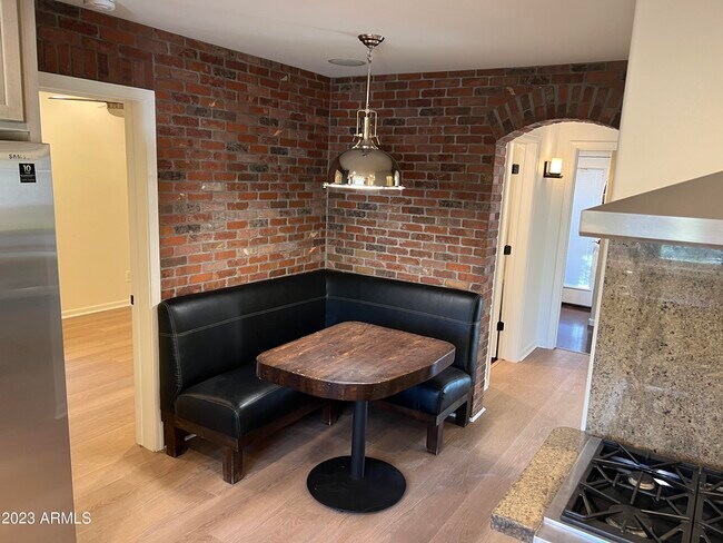 Building Photo - 4420 N 46th Pl