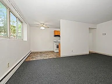 Building Photo - 515 5th St SE