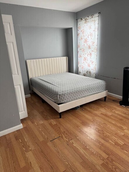 Building Photo - 145 Hansberry St