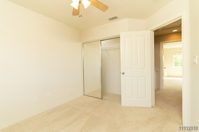 Building Photo - Fairways Edge, 3br/2.5ba w/yard (pets nego...