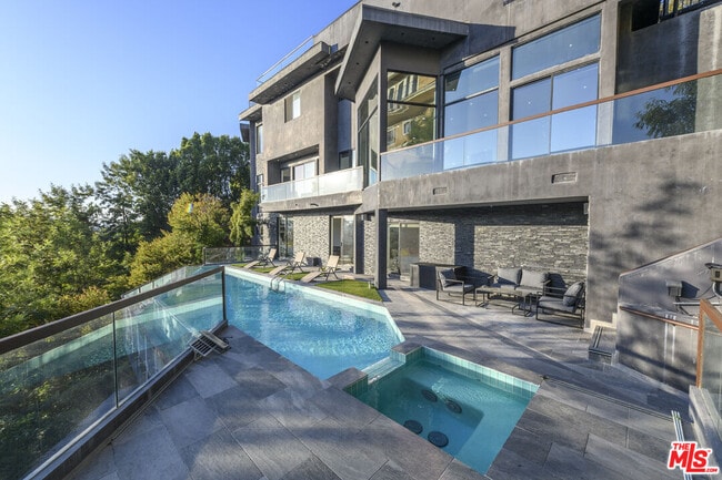 Building Photo - 2271 Gloaming Way