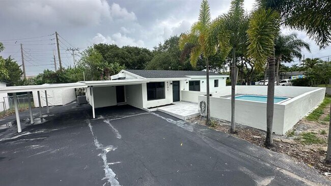 Building Photo - 4101 SW 48th Ct