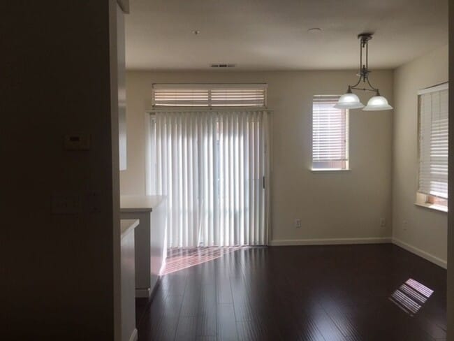 Building Photo - 3 Bedroom 2.5 Home in Whisman Station