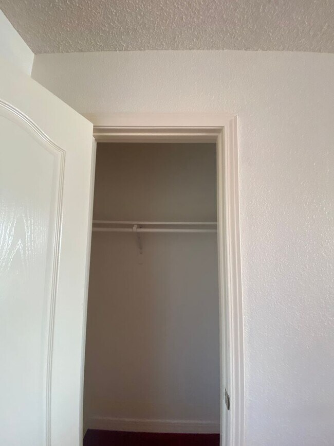 Building Photo - HOLIDAY SPECIAL  $1,695.00 First two month...