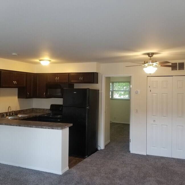 Building Photo - Eastside Apartment Evansville