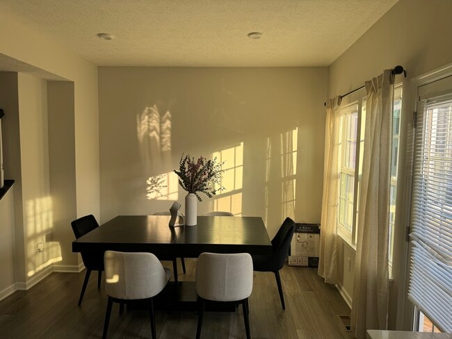 Building Photo - 6837 Frey Ln