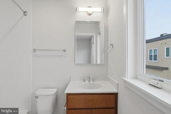 Building Photo - 16199 Columbus Ave