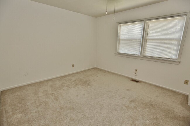 Building Photo - 1321 Conrad Ln
