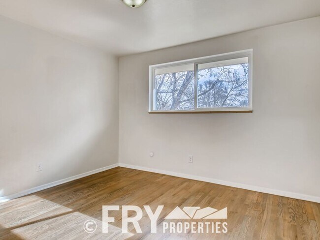 Building Photo - Beautifully remodeled 3-bedroom, 2.5-bath duplex in Wheat Ridge
