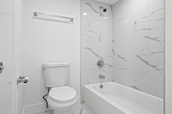 Building Photo - 9227 SW 87th Ave