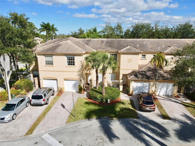 Building Photo - 895 NW 170th Terrace