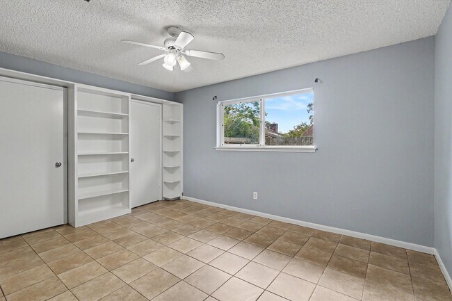 Building Photo - 16238 Brookford Dr