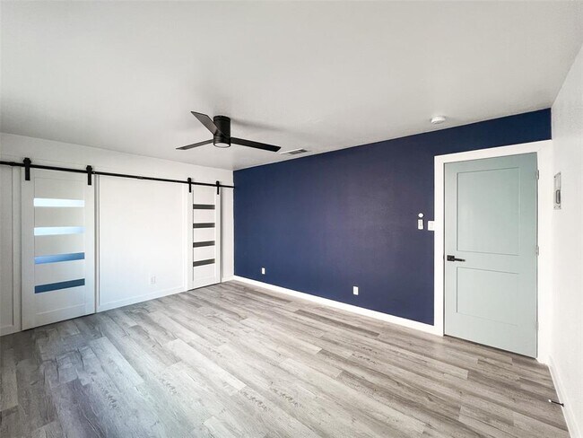 Building Photo - 6203 London Dr