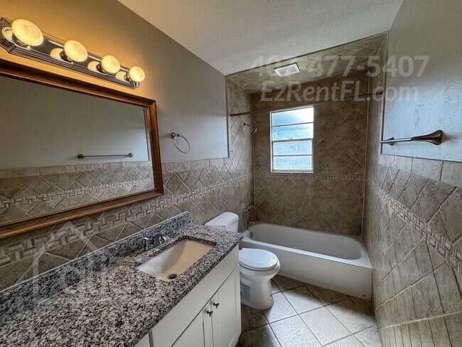Building Photo - 2886 River Oak Dr