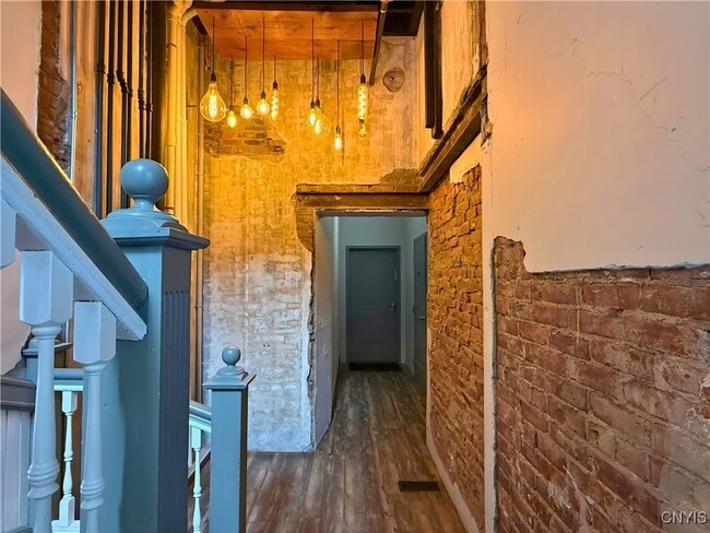 Building Photo - 205 E Jefferson St