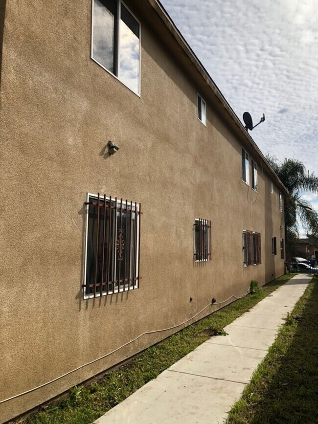 Building Photo - Menlo(8923)