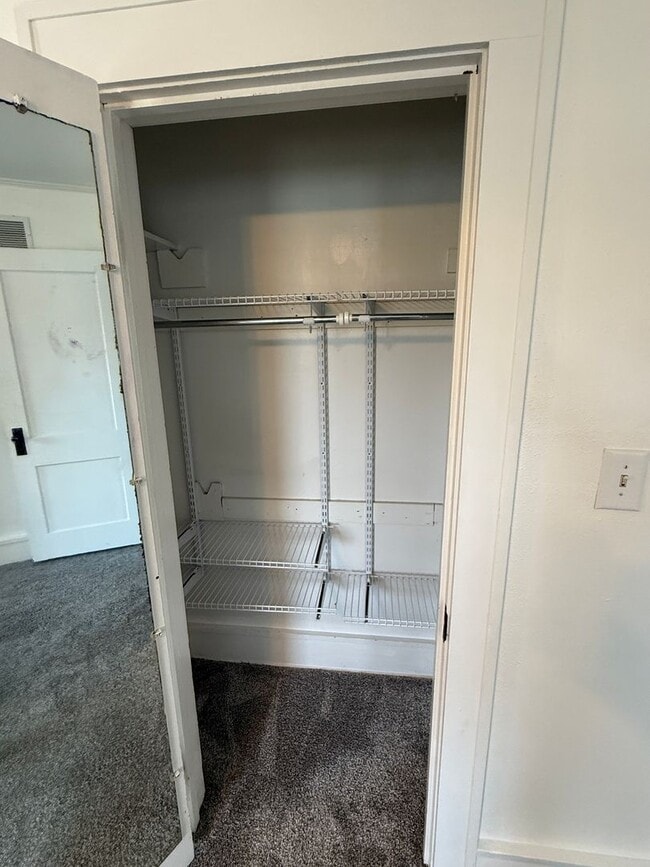 Building Photo - For Rent: Spacious 4-Bedroom Home in Moline, IL – $1,750/month