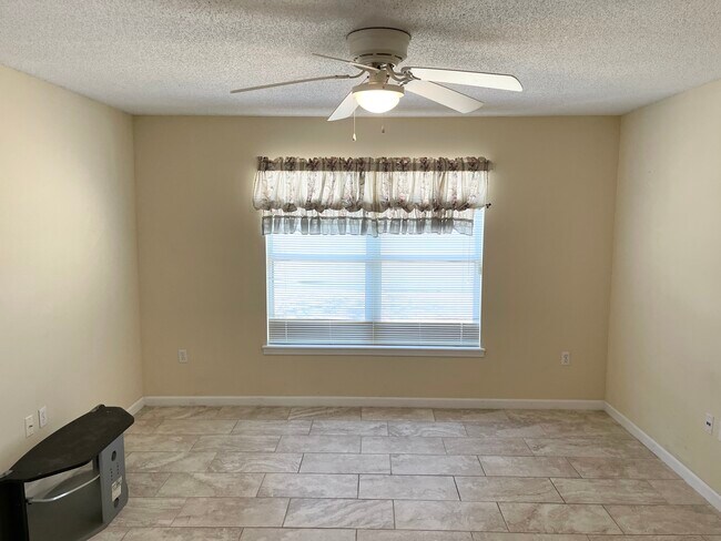 Building Photo - 24 Bunker View Dr