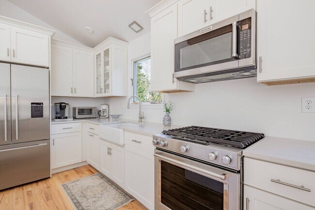 Building Photo - 237 Blank Ln