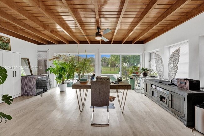 Building Photo - 4104 Larch Ave