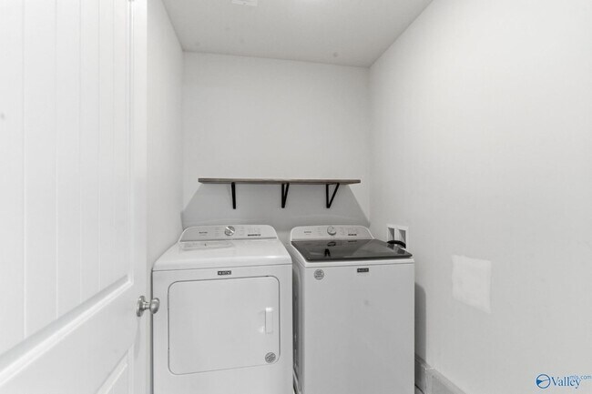 Building Photo - 135 Varina Dr