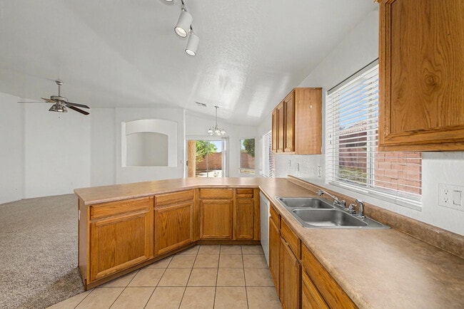 Building Photo - 3903 W Goodman Dr