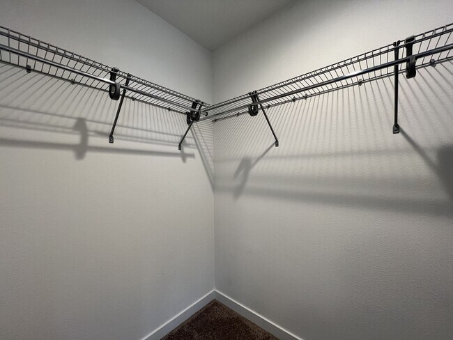 Building Photo - Gorgeous 3BR Home with Open Main Level & Large Primary Suite