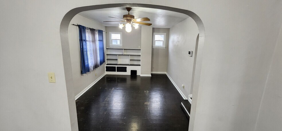 Building Photo - 1748 W Grand Ave