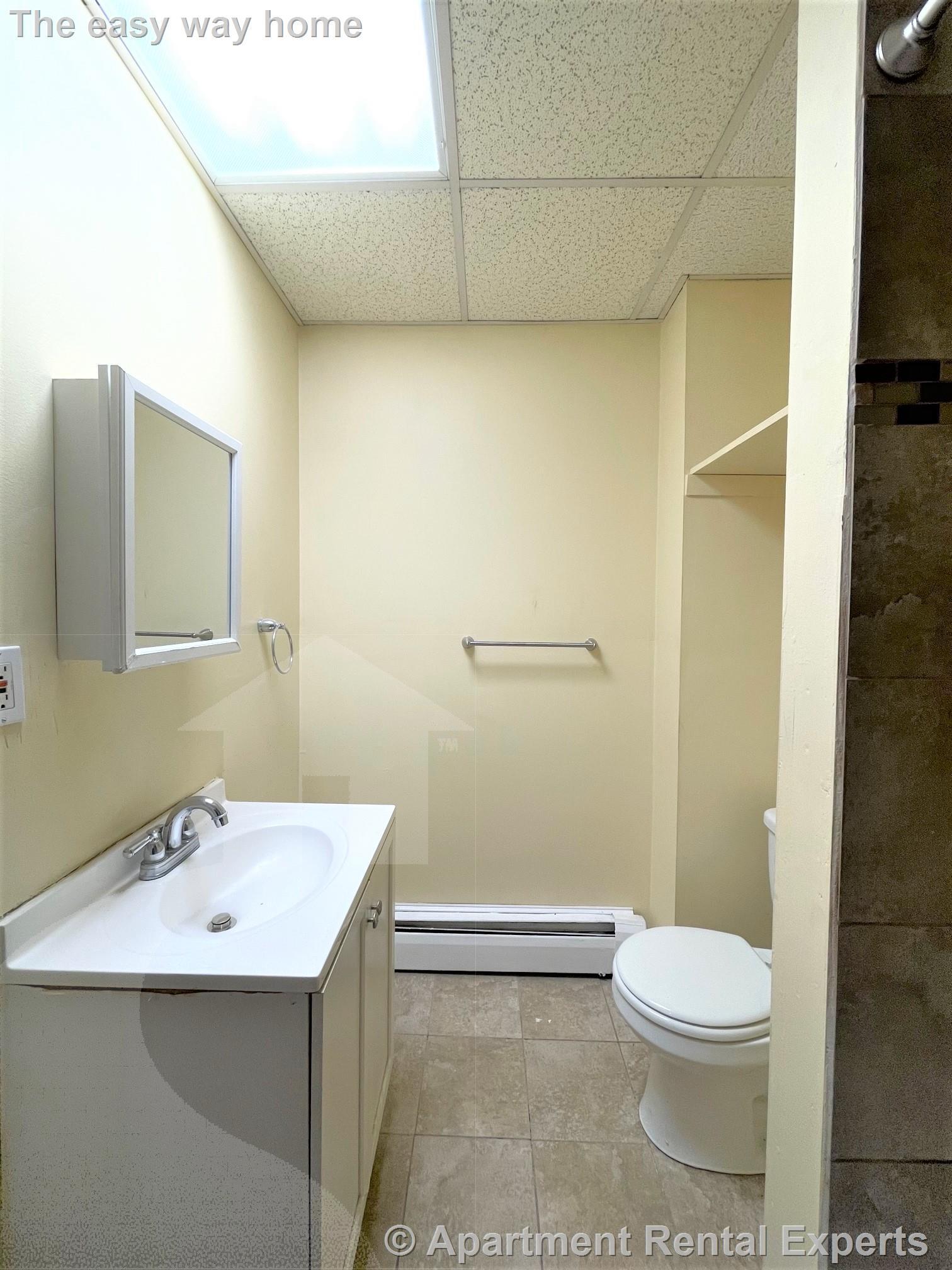 Building Photo - 15 Laurel St